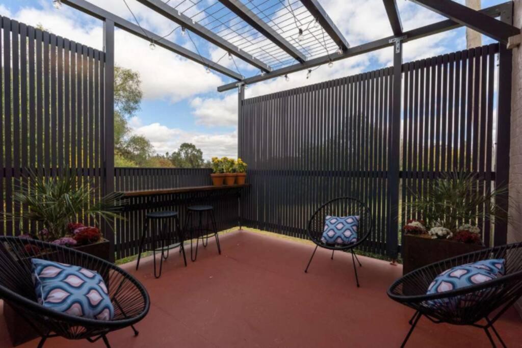 Heart Of Canowindra - Heritage Escape With A View Villa Luaran gambar